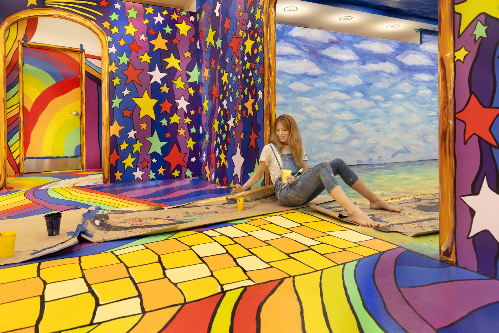 Alexa Meade brings Alice in Wonderland-Inspired Experience to NYC